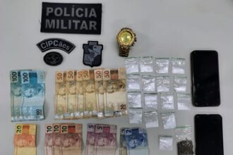 CIPCães prende homem com 16 invólucros e R$500 em Laranjeiras