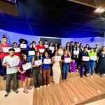 Fundat entrega certificados e inicia encaminhamento para jovens em Aracaju