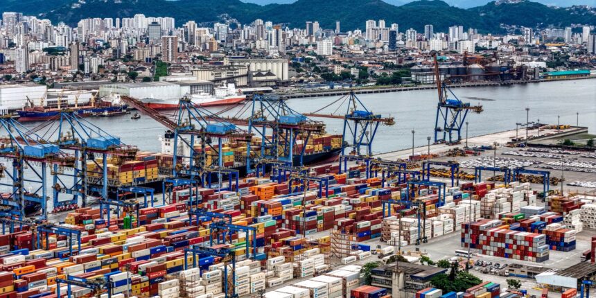 Governo anuncia R$ 18,5 bilhões em apoio a empresas afetadas por tarifa dos EUA