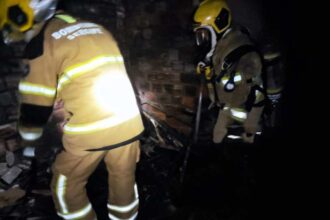 Incêndio em residência no bairro Santa Maria, em Aracaju, é controlado pelos bombeiros