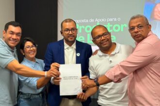 Levi Oliveira assina carta para reforçar produção de leite em Glória