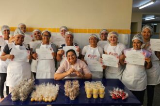 Mães em Aracaju viram empreendedoras na cozinha e impulsionam renda local