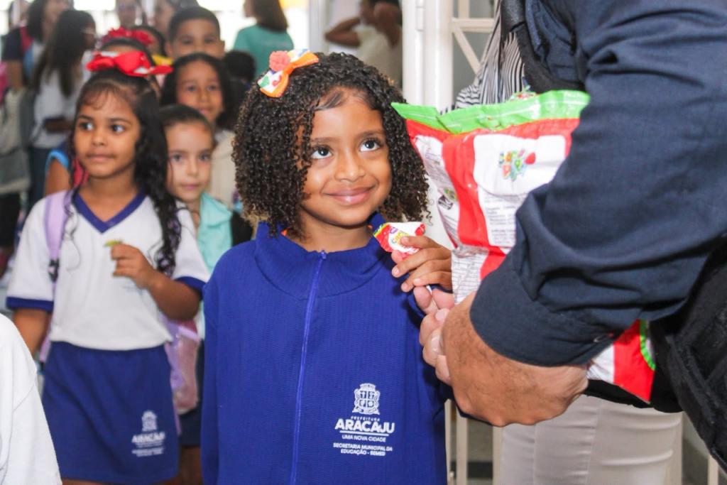 Mais de 35 mil alunos retornam às aulas na rede municipal de Aracaju