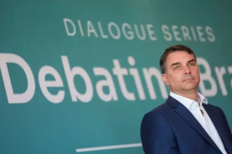 Ministros do STF e TSE classificam fala de Flávio Bolsonaro como grave