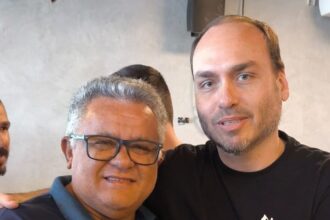Pastor Zé Carlos Celebra Candidatura de Flávio Bolsonaro e Defende Mudanças no Brasil
