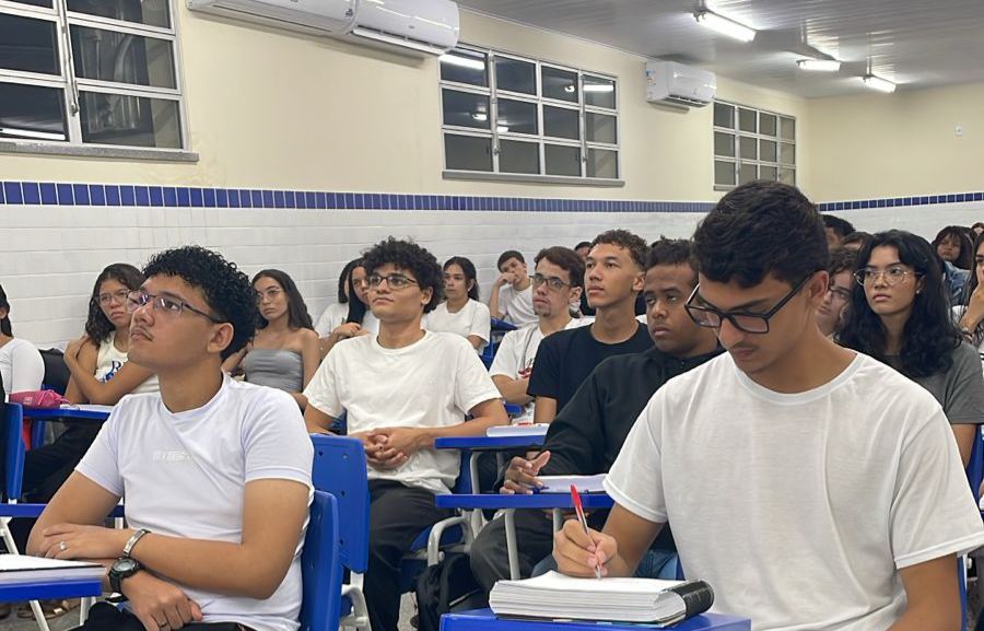 Pré-Universitário realiza aulão para 3ª série a 100 dias do Enem