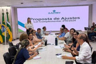 Prefeitura de Aracaju discute melhorias na previdência com centrais sindicais