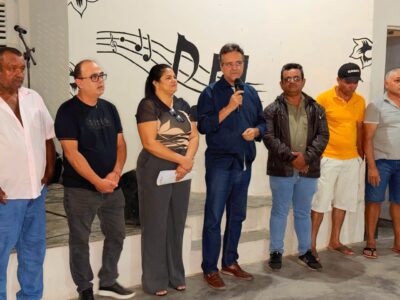 Prefeitura entrega novo telhado da Associação do Povoado Triunfo