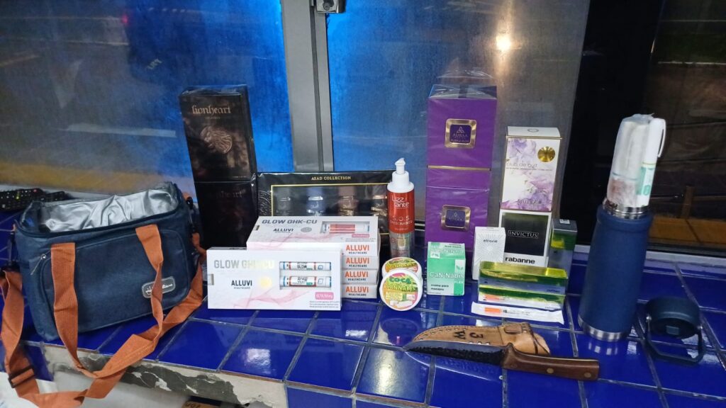 PRF apreende medicamentos e produtos importados sem documentação em Cristinápolis