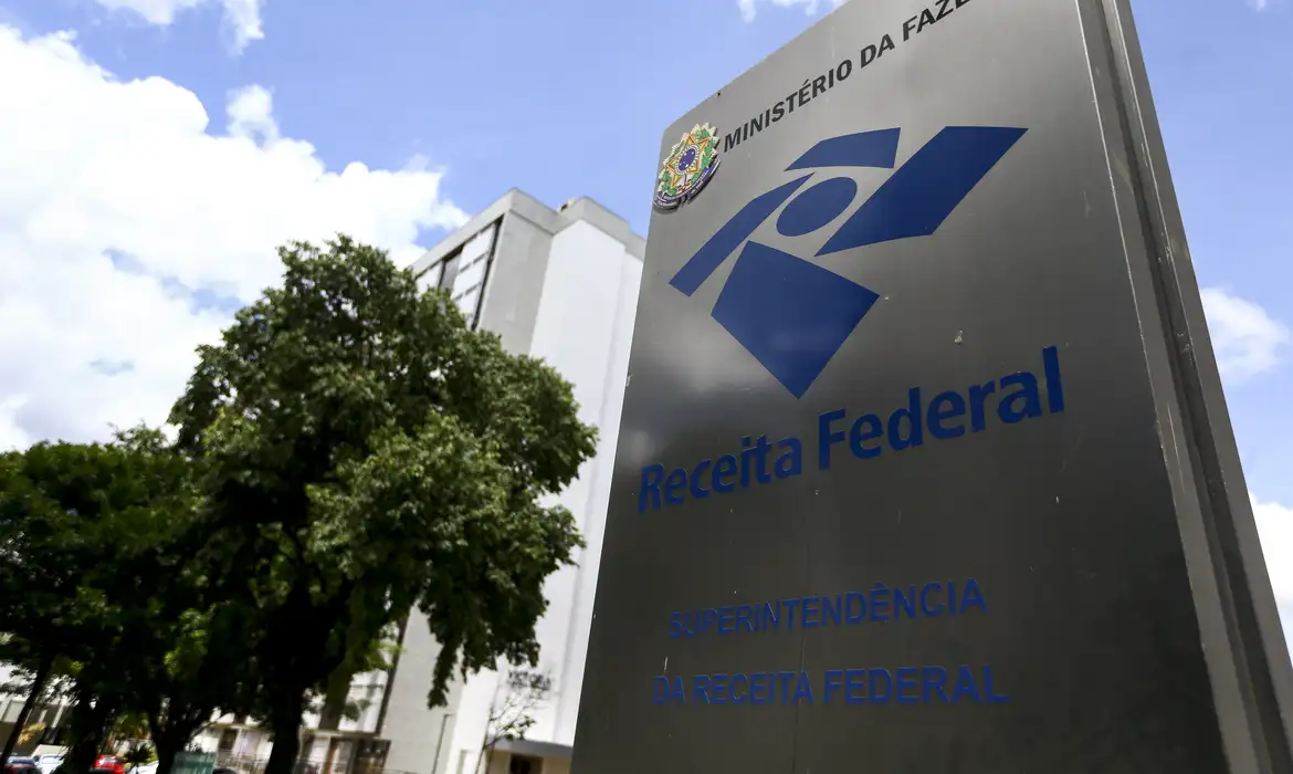 Receita libera 3º lote de restituição do IR; contribuintes de Sergipe conferem
