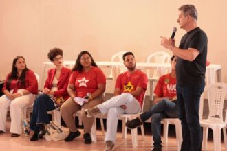 Rogério Carvalho Defende Juventude e Trajetória de Lula em Plenária Estadual