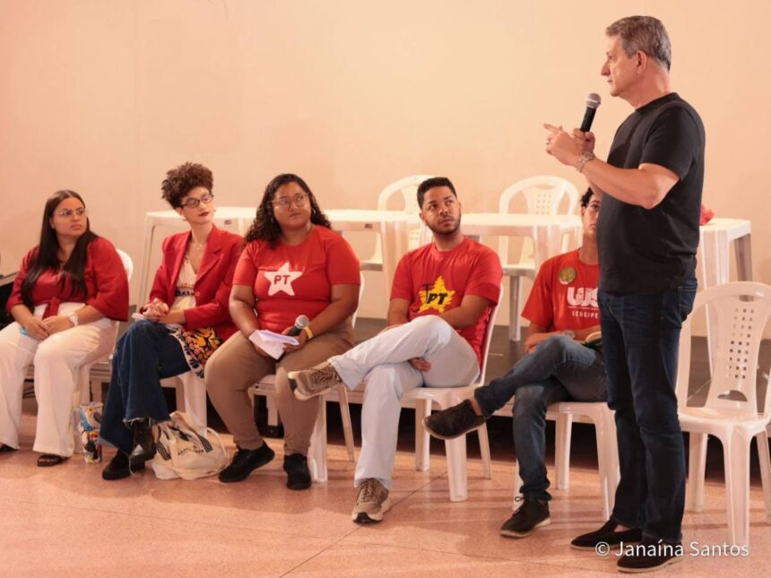 Rogério Carvalho Defende Juventude e Trajetória de Lula em Plenária Estadual