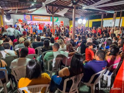 Rogério Carvalho mobiliza multidão e lança Comitê Popular em Socorro