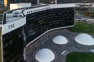 TSE determina inclusão de todos os candidatos em pesquisas eleitorais