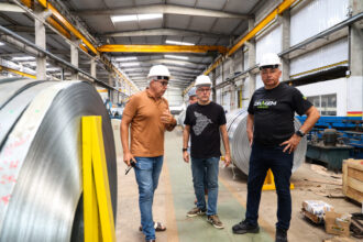 Alessandro Vieira visita cinco indústrias em Socorro e ouve demandas
