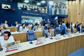Aracaju aprova regras para recarga de carros elétricos e apoio a artistas
