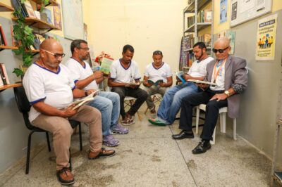 Aracaju oferece R$ 200 a estudantes da EJA para reduzir evasão