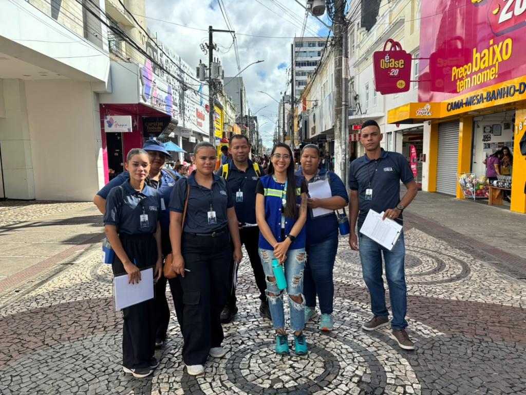 Blitz Ambiental orienta comércio do Centro sobre reciclagem