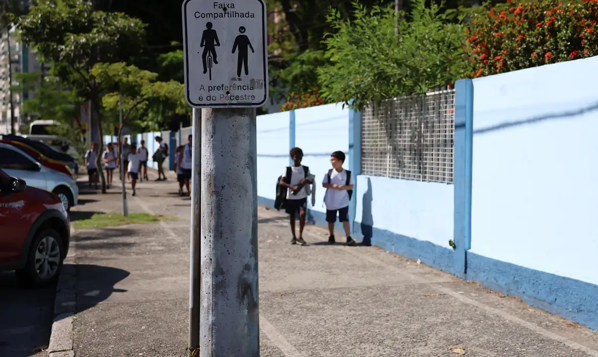 Brasil reduz pobreza; Sergipe vê avanços, mas desigualdades persistem