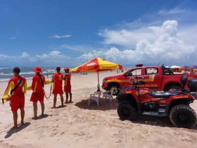 Corpo aparece na Praia da Costa; polícia investiga se é adolescente desaparecido