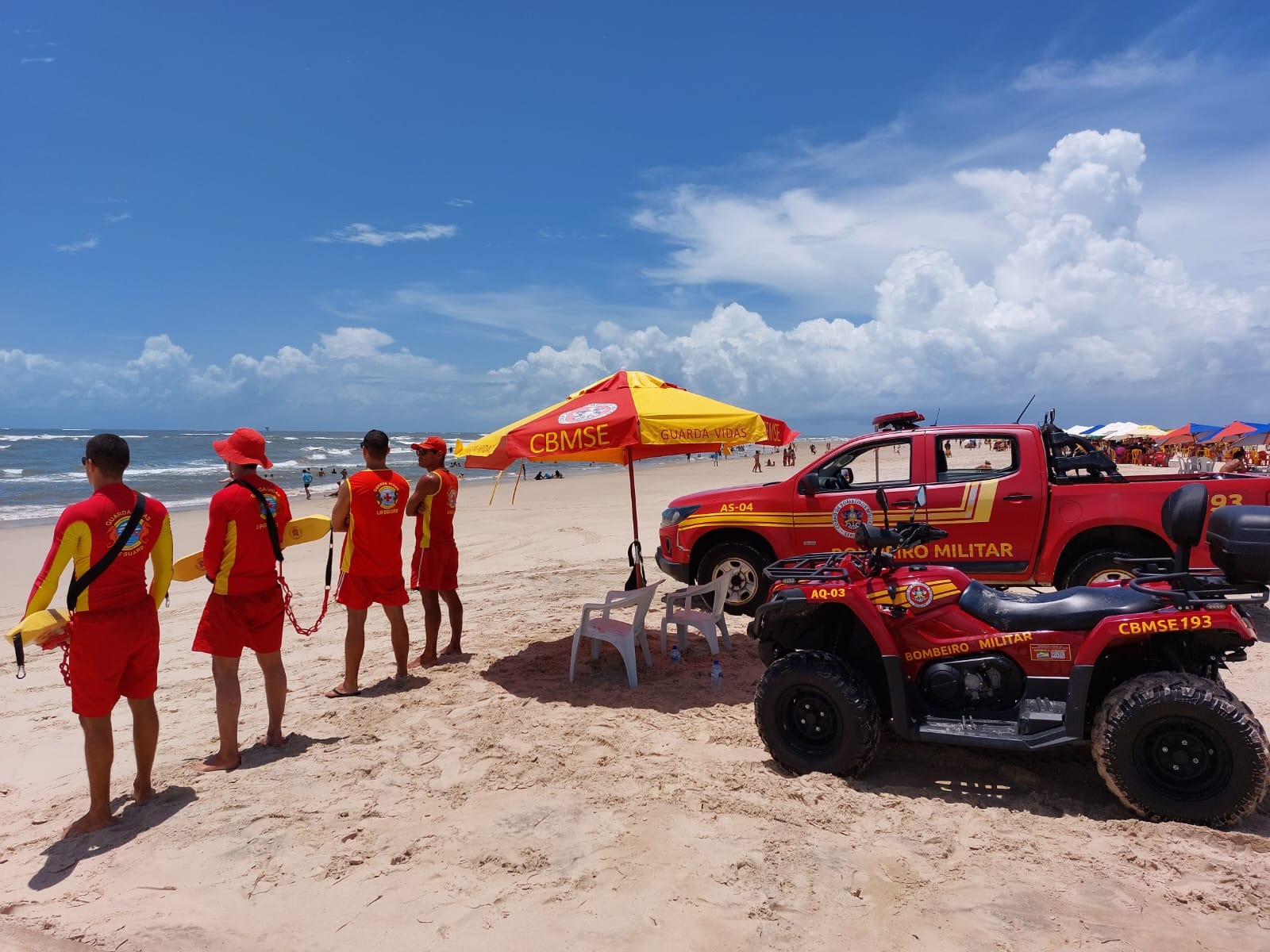 Corpo aparece na Praia da Costa; polícia investiga se é adolescente desaparecido