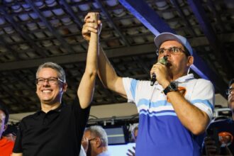 Delegado Alessandro reforça apoio em encontro político em Propriá