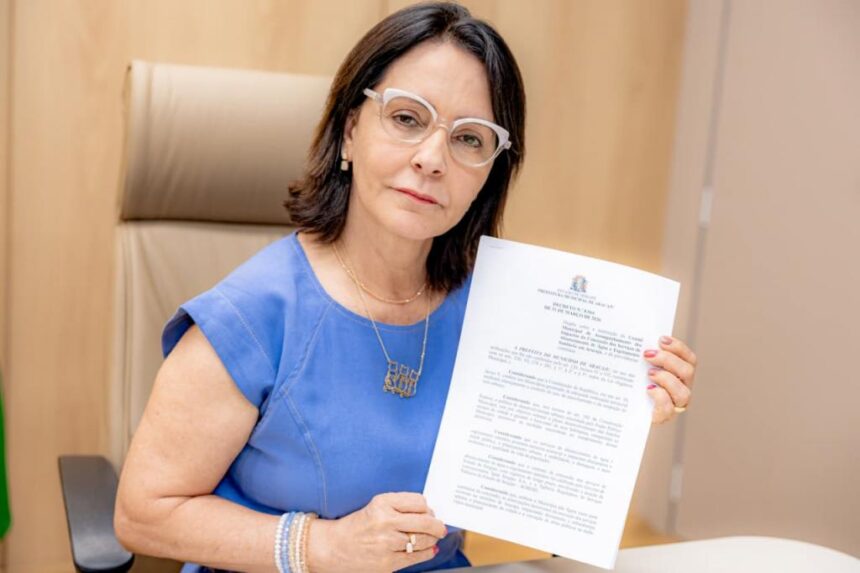 Emília Corrêa exonera dirigentes de Emsurb e Seplog por ligação eleitoral