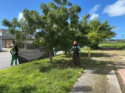 Emsurb realiza mutirão de limpeza em 11 bairros de Aracaju