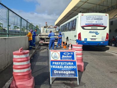 Emurb realiza manutenção da drenagem em 35 logradouros de Aracaju