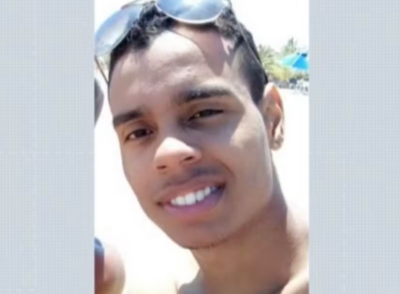 Enterro de jovem de 23 anos afogado na Praia dos Artistas comove Aracaju
