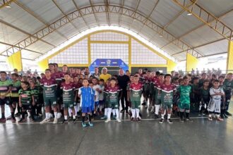 Estância reúne 300 atletas na abertura da Copa de Futsal de Base