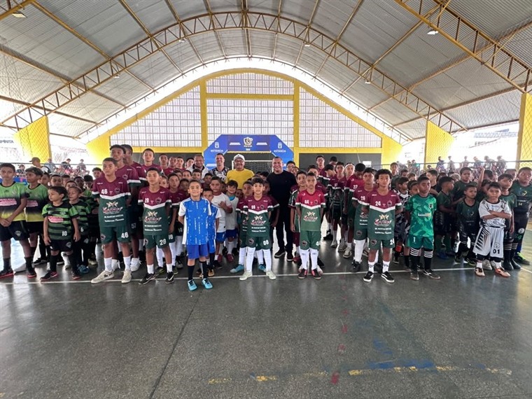 Estância reúne 300 atletas na abertura da Copa de Futsal de Base