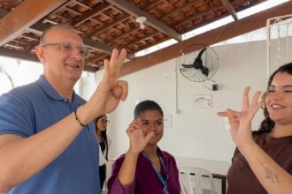 Fábio Henrique visita Ipaese e reforça importância da linguagem