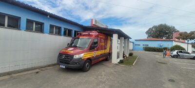 Familiares resgatam criança de 2 anos após afogamento em Barra dos Coqueiros