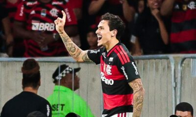 Flamengo goleia Mirassol por 5 a 1 e pressiona líder Palmeiras