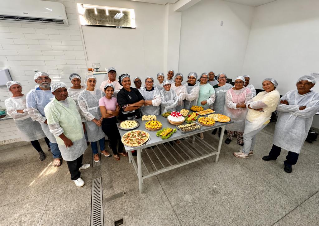 Fundat conclui cursos de Auxiliar Administrativo e Pães Caseiros