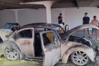 Fusca explode em garagem de condomínio em Aracaju; moradores controlam fogo