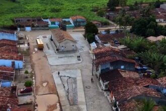 Obras em Poxim: Japoatã reforma praça e amplia pavimentação