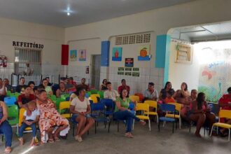 Palestra sobre parentalidade positiva encerra primeira semana do Agosto Verde