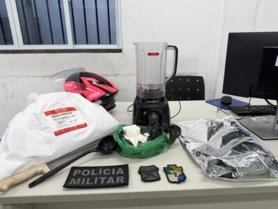 PM prende homem com quase meio quilo de cocaína na Coroa do Meio