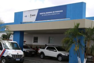 PM prende mulher que tentou agredir médica após atraso no atendimento