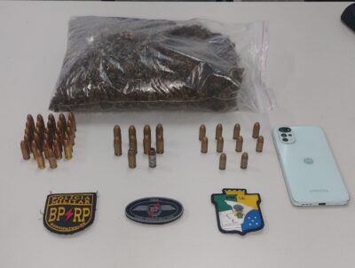 Polícia prende 'Jhow' com maconha e 47 munições em Aracaju