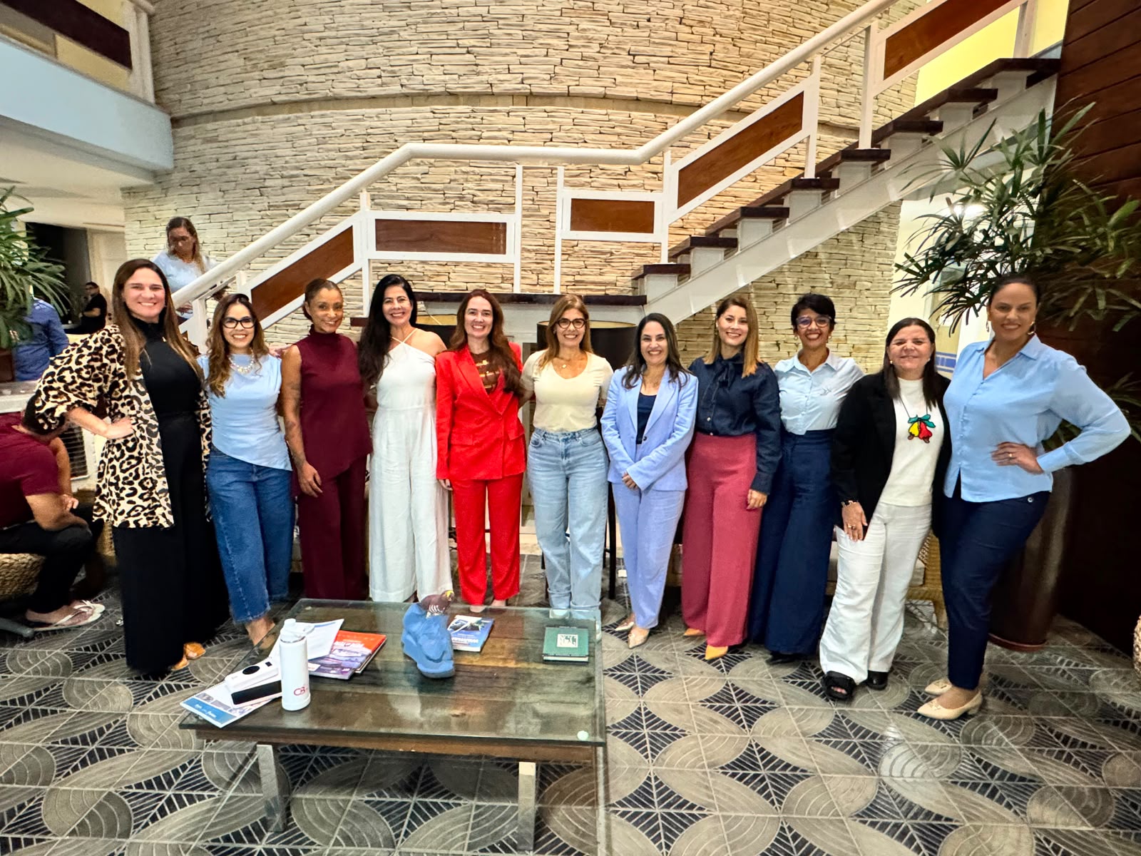 Sergipe atinge paridade: 13 mulheres comandam 27 secretarias