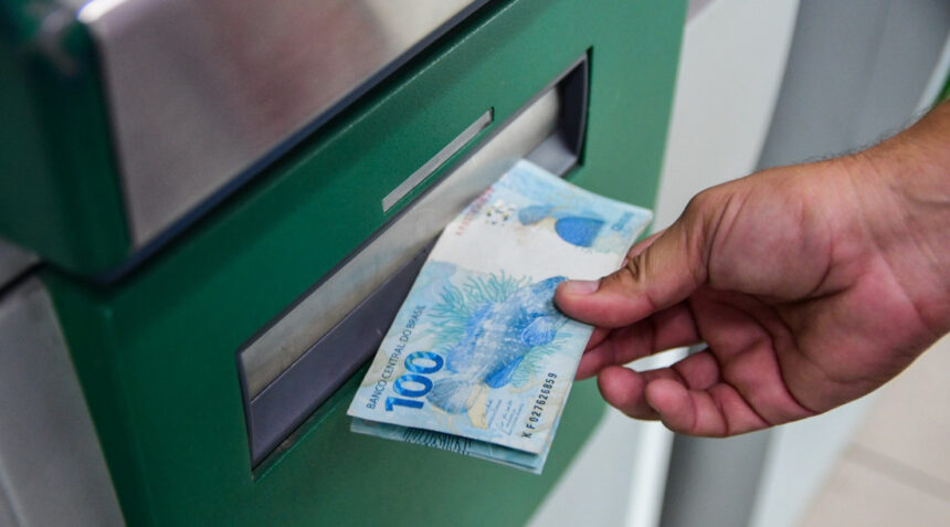 Sergipe credita mais de R$510 milhões a servidores em agosto