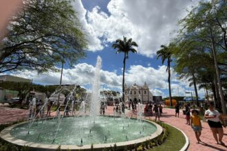Tobias Barreto reinaugura Praça da Matriz e homenageia Padre Souza
