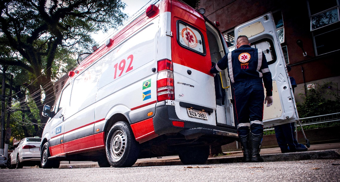 Trio armado invade residência e fere casal a tiros em Poço Verde
