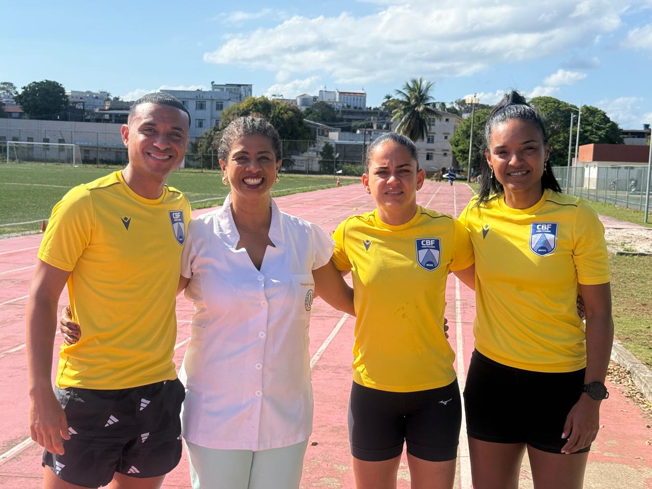 Árbitra sergipana Thaylane Costa passa em teste físico da FIFA