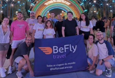 Grupo de viajantes da BeFly Travel Aracaju em Orlando