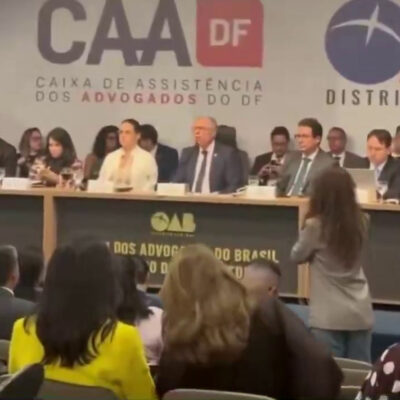 Sessão do Conselho Pleno da OAB-DF, em Brasília