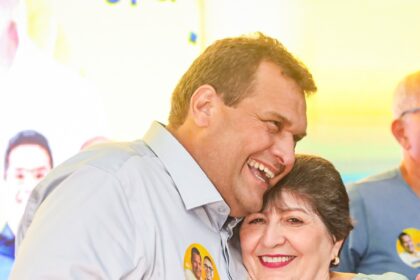 A ex-prefeita Maria Mendonça ao lado de Cláudio Mitidieri em Itabaiana